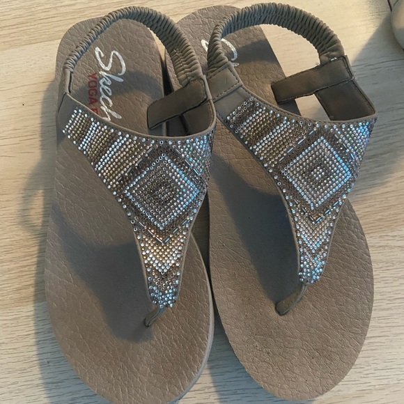 Sketchers Yoga sandals - Picture 1 of 2